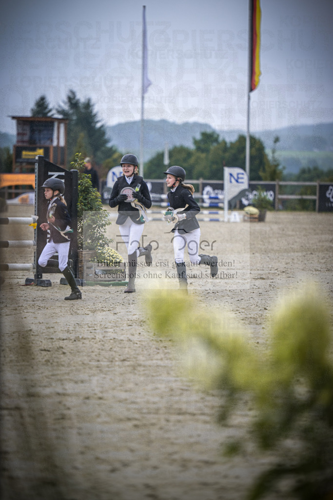 DOS_0175 | Entdecke hochwertige Reitturnierfotos von Foto Oger. Professionell, emotional und authentisch – jetzt Lieblingsmomente im Shop bestellen.Deutschlandweite Turnierfotografie. - Realisiert mit Pictrs.com