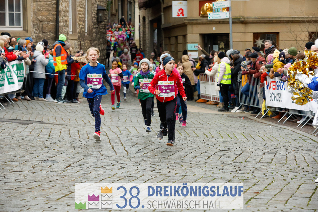 400m AOK Junior Cup | 3 Koenigslauf 2024 400m AOK Junior Cup - Realisiert mit Pictrs.com