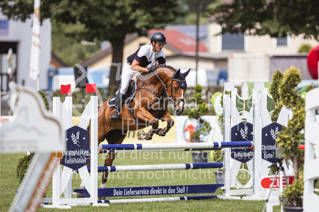 240719_LC_SprPf-A2-205 | Deine schönsten Turniermomente als professionelle Fotos! Entdecke hochwertige Pferdesport-Fotografie im Online-Shop. Jetzt Fotos finden & bestellen!