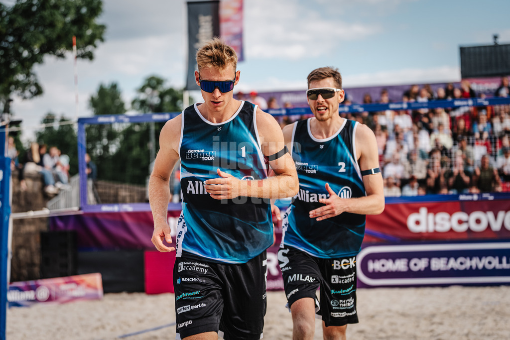 Beachvolleyball | Männer | German Beach Tour 2024 | Tourstop Düsseldorf | 18.05.2024 | v.l. Jonas Reinhardt und Milan Sievers