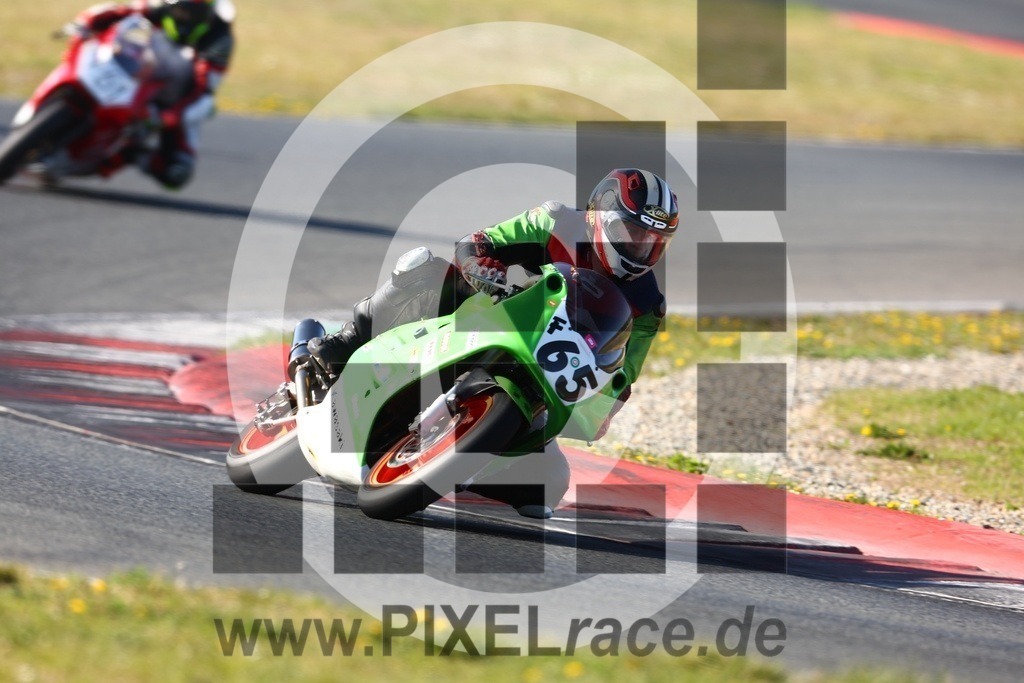 0f65-20250412_03420 | Schöne Erinnerungen an spannende Momente - das festzuhalten ist unser Job. PIXELrace.de ist seit 2003 auf den Rennstrecken Europas unterwegs um die Action draußen beim Fahren und die wunderbare Stimmung imm Fahrerlager für euch einzufangen.