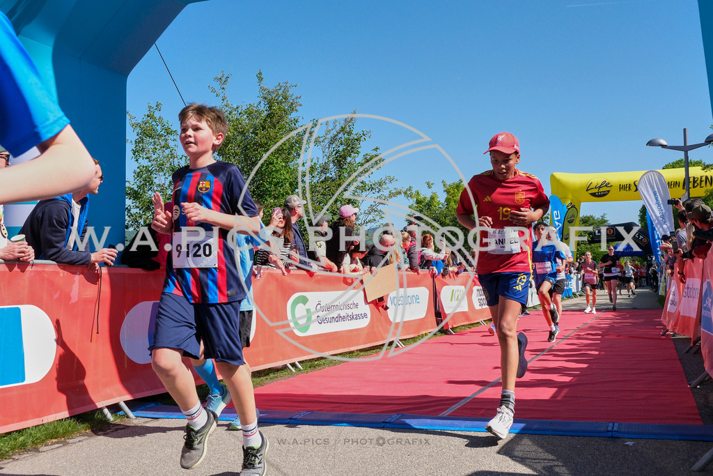 ..... | LINZ,AUSTRIA,27.April 24, Int. 3 Brückenlauf Linz  , Image shows: Photo: WAPICS / Michael ring