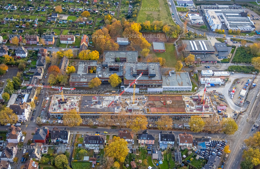 Bochum231102184 | Luftbild, Baustelle und Neubau Schulzentrum Nord Gerthe, herbstliche Laubbäume, Castroper Hellweg, Gerthe, Bochum, Ruhrgebiet, Nordrhein-Westfalen, Deutschland