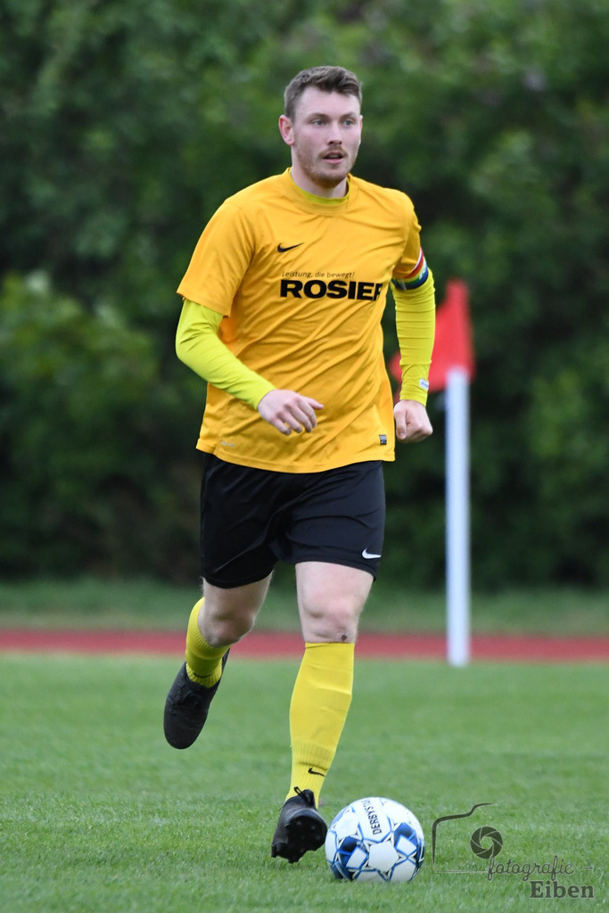 TuS Ofen-FC Ohmstede | Herren Kreispokal Halbfinale; TuS Ofen (orange)-FC Ohmstede (gelb) am 17.05.2023; in Ofen (Sportanlage Ofen), Photo: Philip Eiben 2023 - Realisiert mit Pictrs.com