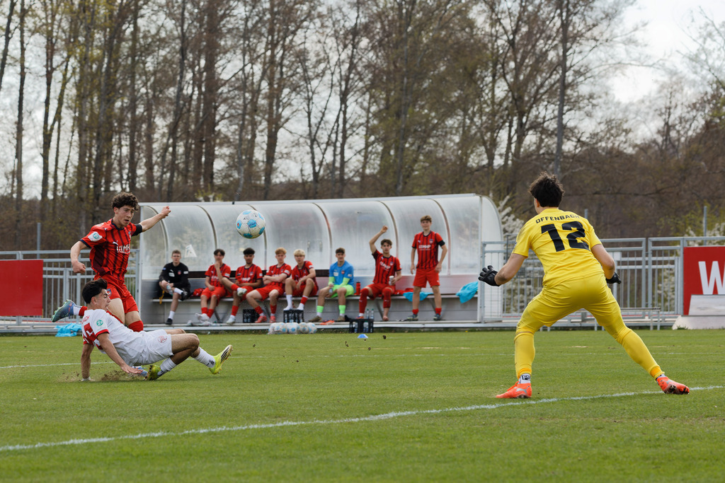 FCHOFK_260418_6-121 | 1.FC Heidenheim 1846 vs. Offenbacher Kickers, Fußball, U17, B-Junioren, NWL, U17-DFB-Nachwusliga, 2025/2026, 10. Spieltag, 18.04.2026 in Heidenheim, Walter-Birkhold-Jugendstadion (Foto: Michael Bulling) - Realisiert mit Pictrs.com