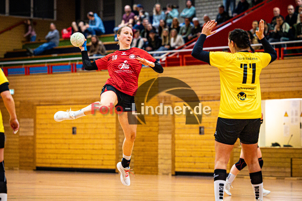 TSV Weiheim gegen TSV Ottobeuren | Bezirksoberliga Handball Frauen 2024/25, TSV Weiheim gegen TSV Ottobeuren, 20250118,Lena Sophia STADLER (TSV Weilheim 16) in Aktion,2025-01-18 in Weilheim (Jahnhalle)Lena Sophia STADLER (TSV Weilheim 16)Copyright: WolfgangxLindner foto-lindner.de