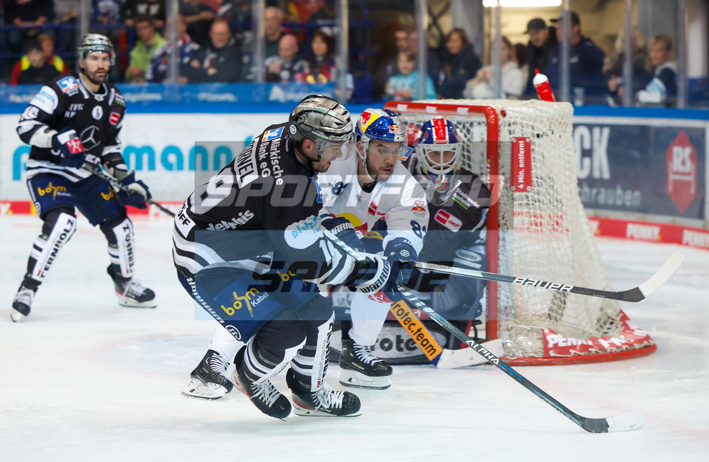 Iserlohn Roosters - Red Bull Muenchen | Christopher Desousa #82 (EHC Red Bull Muenchen)
DEL: Iserlohn Roosters - Red Bull Muenchen - Realisiert mit Pictrs.com