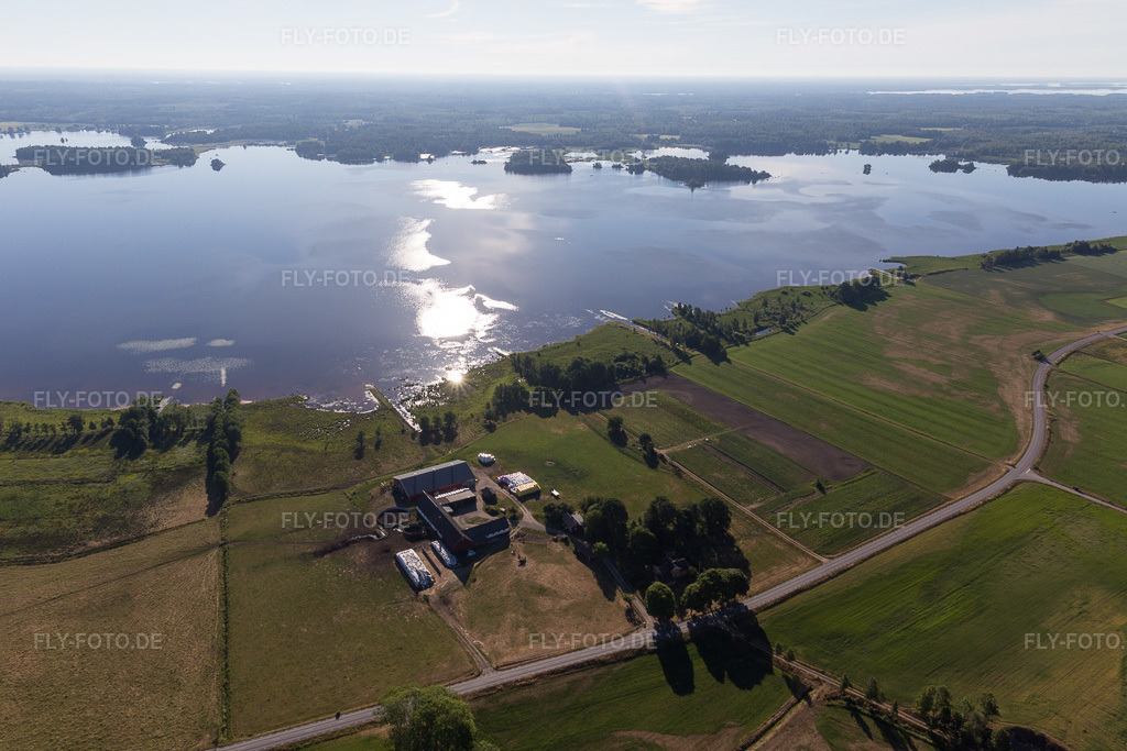 Luftbild: Ortsansicht in Hunna im Bundesland Kronoberg in Schweden. Foto: IMG_108201.jpg vom 28.06.2018 durch Werner Riehm/FLY-FOTO.de