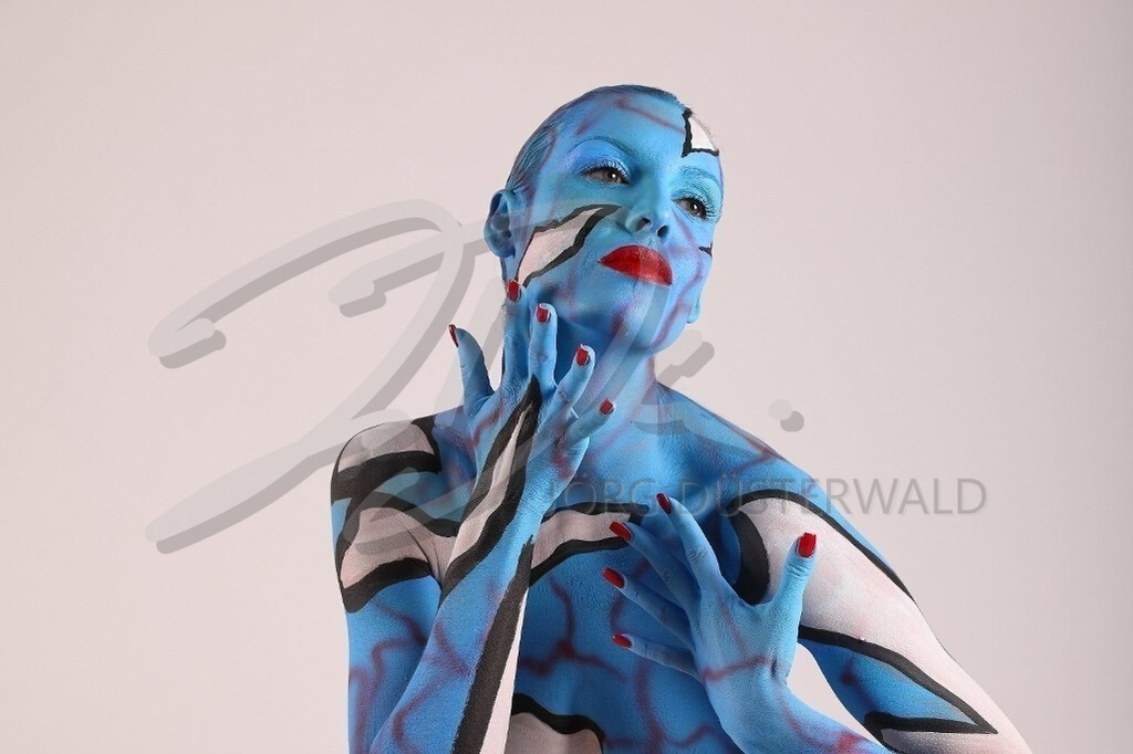 Bodypainting-LIGHTBLUE_0390 | #014 | Modell: Karo | Foto: Andreas Meier - Realisiert mit Pictrs.com