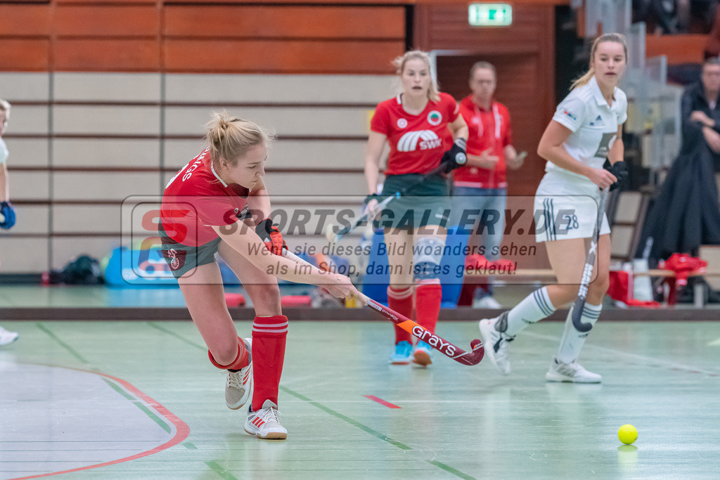HK_20221126_101711 | 1. Bundesliga ( Halle ) Damen Crefelder HTC - Düsseldorfer HC am 27.11.2022 Crefelder HTC, Krefeld , Krings Lynn ( Crefelder HTC #19 )
