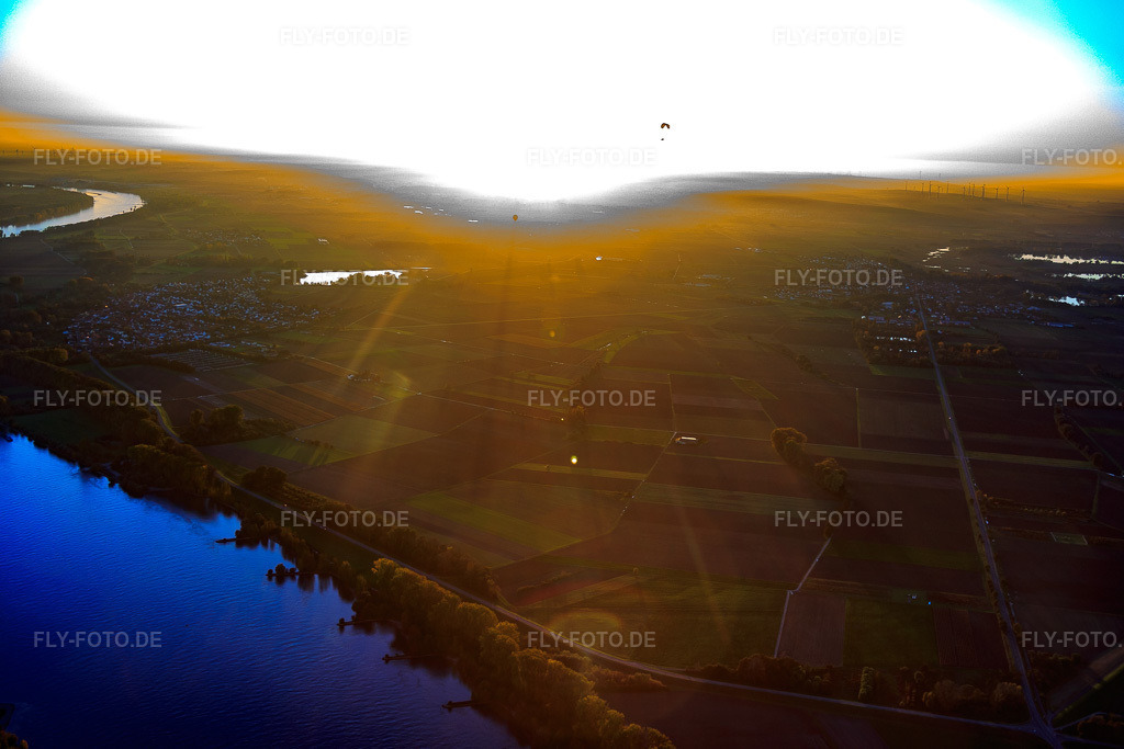 Luftbild: Gernsheimerfahrt am Rheinufer in Hamm am Rhein im Bundesland Rheinland-Pfalz in Deutschland. Foto: IMG_075119.jpg vom 18.10.2014 durch Werner Riehm/FLY-FOTO.de