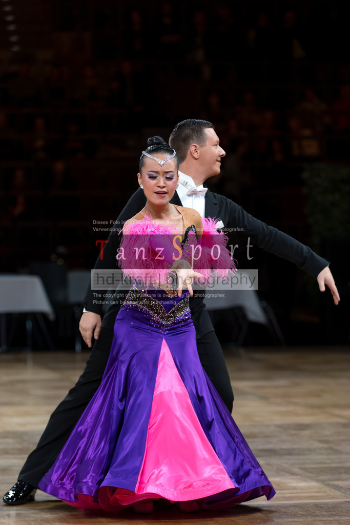 20241109_DM-Formationen_Vorrunde_2446 | Tanzsportbilder, Standardtanz, Lateintanz, WDSF, DTV, LTVB, dancecomp, goc, hessen tanzt, blaues band der spree, walzer, tango, wiener walzer, slowfox, quickstepp, samba, rumba, cha-cha-cha, paso doble. jive, hd-kroft photography, turniertanzsport