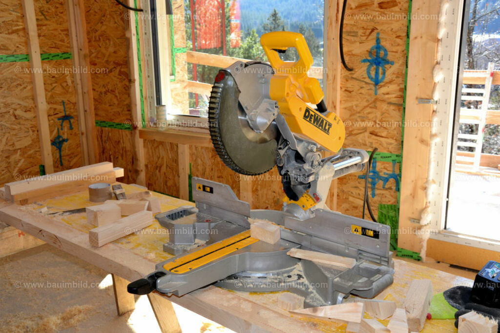 bib-lg13-holzbau-ausbau-0093 | Nach LV-Leistungsgruppen sortierte Detailfotos über den Bau eines Hauses. Alle Hausbau-Bilder direkt vom Urheber und Autor der Website Haus-Selber-Bauen.com