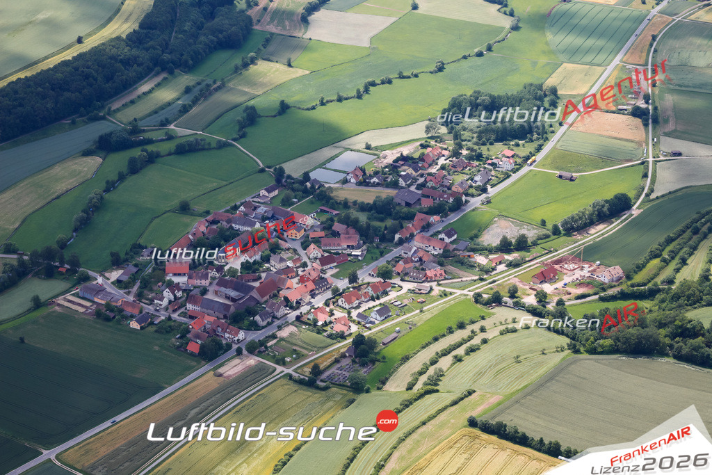 Die Luftaufnahme Moenchherrnsdorf - Burgebrach wurde vom UL-Flugzeug (keine Drohne) aus fotografiert.Hohe Druck- Auflösung-die Geschenkidee!