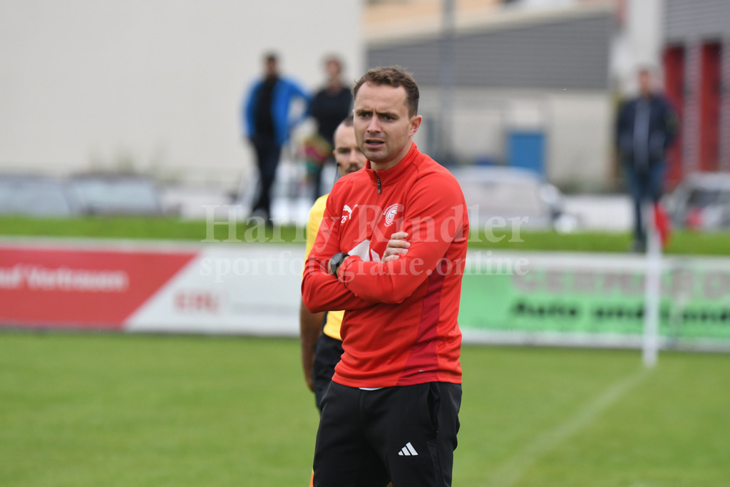 SpVgg Plattling : FC Ergolding | Johannes Wittenzellner (Trainer SpVgg Plattling) - Realisiert mit Pictrs.com