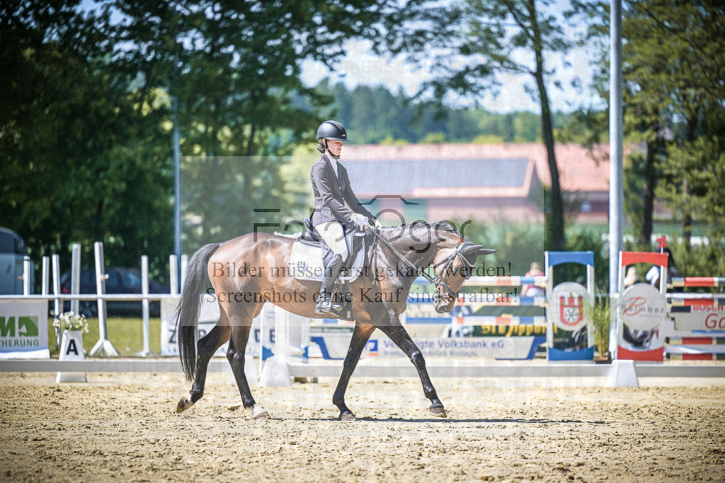DOS_8828 | Entdecke hochwertige Reitturnierfotos von Foto Oger. Professionell, emotional und authentisch – jetzt Lieblingsmomente im Shop bestellen.Deutschlandweite Turnierfotografie. - Realisiert mit Pictrs.com