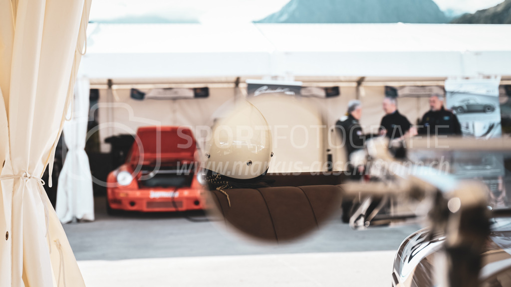 19. Arosa ClassicCar 2023 - 3. September 2023 | 19. Arosa ClassicCar 2023
Arosa, Schweiz
Spiegelung beim Ford Model A Roadster, Jahrgang 1929, von Humbel Markus aus Zürich(Startnummer 243).
@arosaclassiccar, @arosa.official, #arosaclassiccar, #arosa, #76curves, #classiccar
Bild: Sportfotografie Markus Aeschimann | www.markus-aeschimann.ch - Realisiert mit Pictrs.com