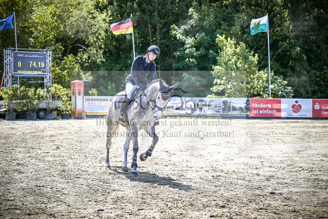 DOS_3102 | Entdecke hochwertige Reitturnierfotos von Foto Oger. Professionell, emotional und authentisch – jetzt Lieblingsmomente im Shop bestellen. - Realized with Pictrs.com