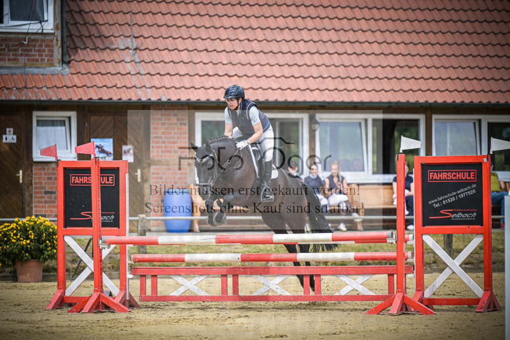 DOS_0591 | Entdecke hochwertige Reitturnierfotos von Foto Oger. Professionell, emotional und authentisch – jetzt Lieblingsmomente im Shop bestellen.Deutschlandweite Turnierfotografie. - Realisiert mit Pictrs.com