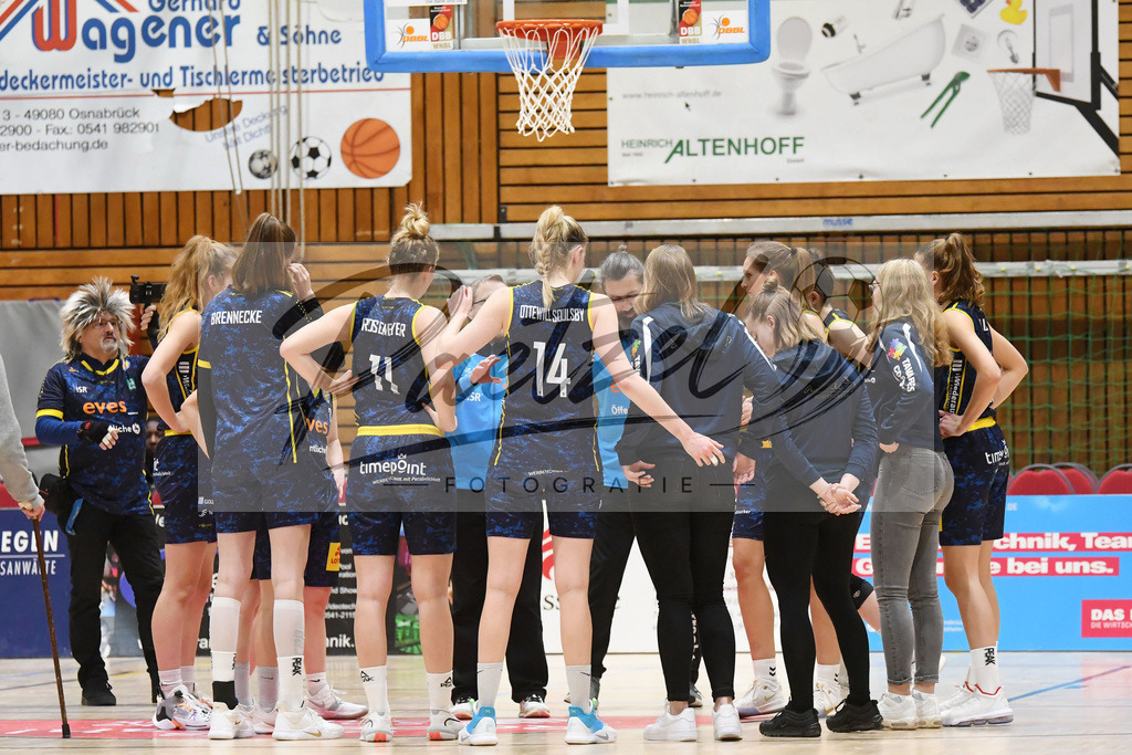 20200209_PAOEBS_0056 | Basketball, Frauen: . Die Spielerinnen von Eintracht Braunschweig waehrend des Spiels der 2. DBBL zwischen Panthers Academy Osnabrueck und Eintracht Braunschweig im datos – home of the panthers am 09.02.2020 in Osnabrueck, Deutschland. - Realisiert mit Pictrs.com
