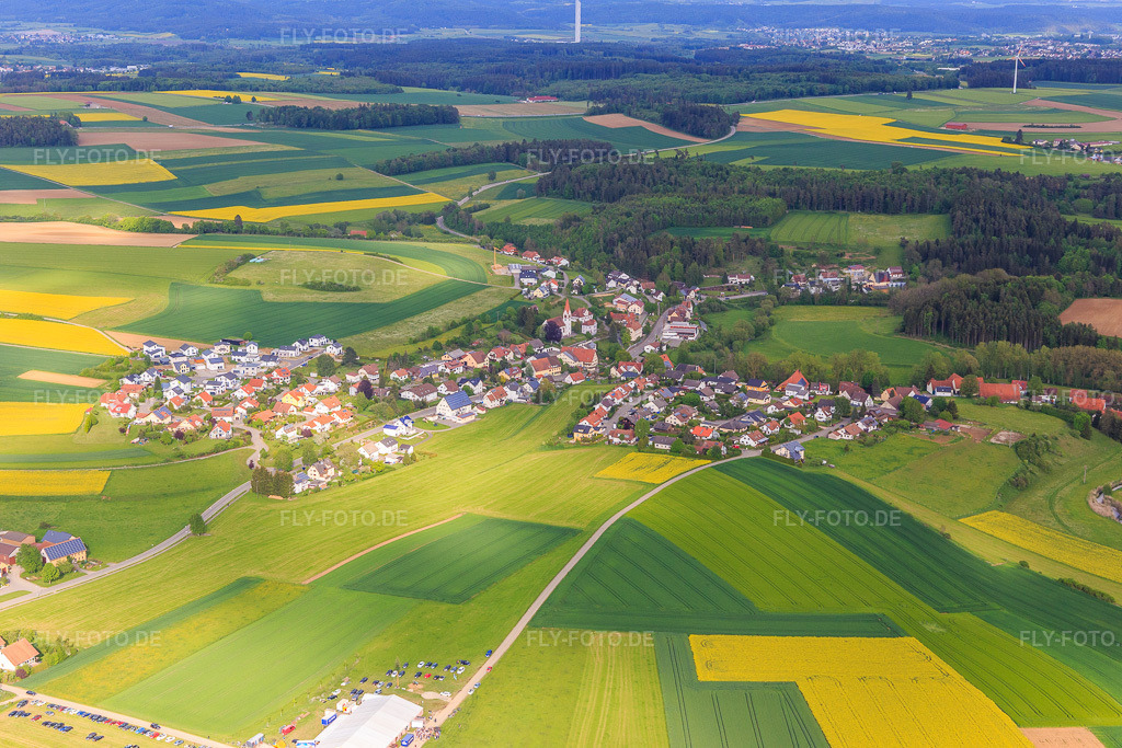 Luftbild: Ortsansicht aus Westen im Ortsteil Lackendorf in Dunningen im Bundesland Baden-Württemberg in Deutschland. Foto: IMG_114592.jpg vom 30.05.2019 durch Werner Riehm/FLY-FOTO.de