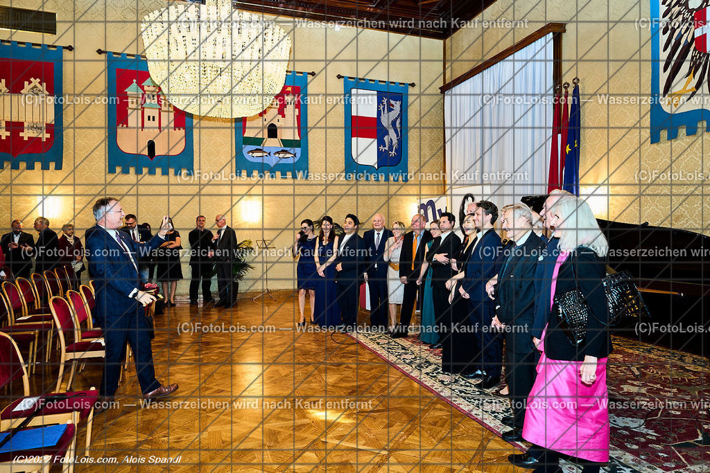 ALP3739_CHOPIN-Gesellschaft_Jubilaeum_Selfie-Jaeger | (C)FotoLois.com, Alois Spandl, Festveranstaltung '70 Jahre internationale CHOPIN-Gesellschaft in Wien' mit Einladung durch den Bürgermeister der Bundeshauptstadt Wien, Dr. Michael Ludwig (vertreten durch Mag. Thomas Reindl), Wappensaal des Wiener Rathauses, Sa 29. Oktober 2022.