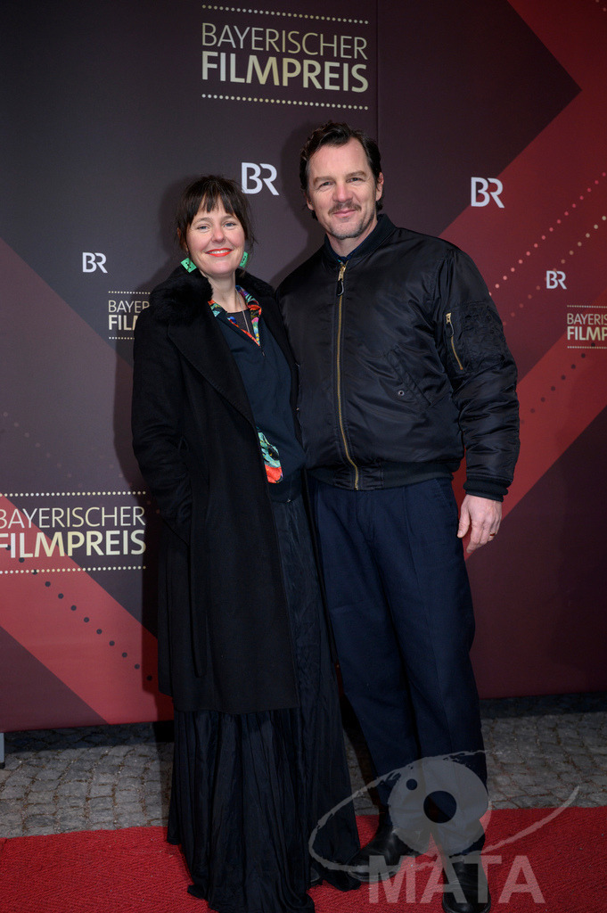 _DWI5218 | Zora Thiessen und Felix Klare bei der Verleihung des 47. Bayerischen Filmpreises 2026  im Prinzregententheater. München, Deutschland. Der Bayerische Filmpreis wird seit 1979 von der Bayerischen Staatsregierung verliehen, um die Bedeutung des Kinofilms als Kulturgut herauszustellen - Realisiert mit Pictrs.com