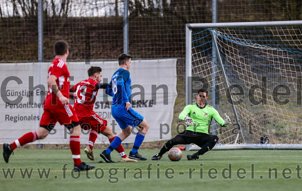 2024-02-24_067_FC_Langengeisling_gegen_FC_Walkertshofen | Erding, Deutschland, 24.02.2024:
Fußball, Bezirksliga Oberbayern Ost 2023 / 2024, Testspiel, FC Langengeisling gegen FC Walkertshofen, Endergebnis: 5:3

Christopher Börner (FC Walkertshofen, #13), Paul Bucher (FC Langengeisling, #18), Torwart Michael Wehdanner (FC Walkertshofen, #1)

Foto: Christian Riedel / fotografie-riedel.net
