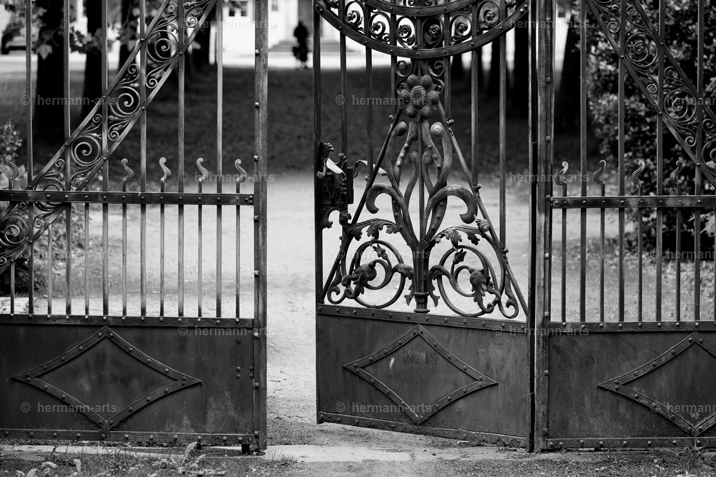 Hermann-Arts_Barockes Tor_031 | Photo Foto Kunst Art schwarzweiss Bilder Rheine Münster Berlin Blumen 