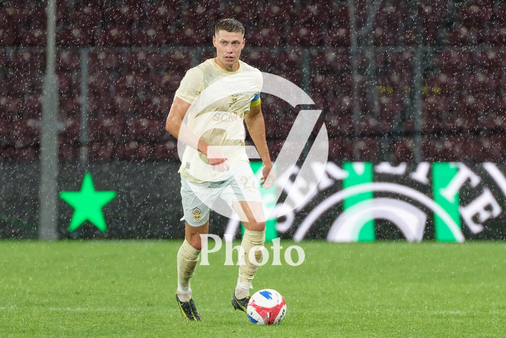 UEFA Conference League Play-offs 2nd leg - Servette FC v FC Shakhtar Donetsk | Mykola Matviyenko (22 FC Shakhtar Donetsk) controls the ball (action)  during the UEFA Conference League Play-offs 2nd leg match between Servette FC and FC Shakhtar Donetsk at Stade de Geneve in Geneva, Switzerland