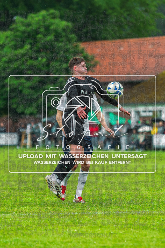 Final Kreispokal HK - Germania Walsrode vs. TSV Wietzendorf | Esben Krumwiede (TSV Wietzendorf #6); Finale Kreispokal HK - Germania Walsrode vs. TSV Wietzendorf am 07.06.2026 in Sportplatz Alter Schulweg, Schülern - Realisiert mit Pictrs.com