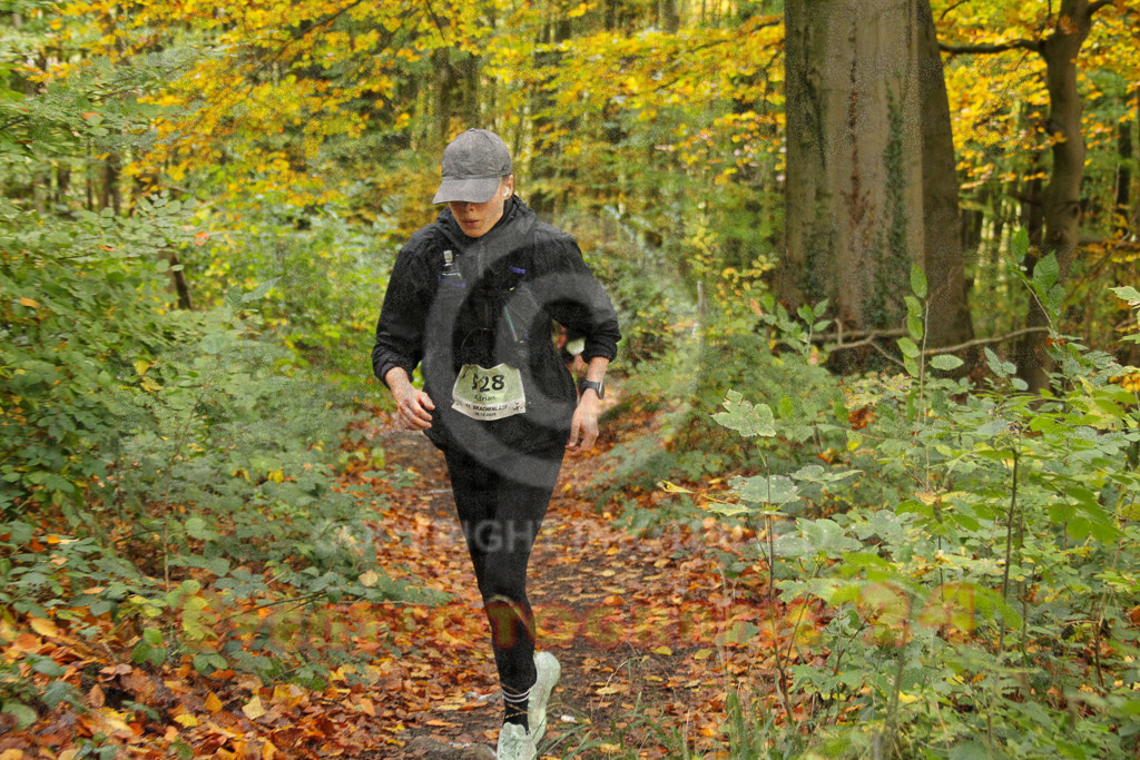 251026_1246_EV4_5785 | Sportfotografie im Rhein-Sieg Kreis, Köln, Bonn, NRW, Rheinland Pfalz, Hessen, etc. Unser Tätigkeitsfeld umfasst den Laufsport vom Volkslauf über den Marathon, Duathlon, Triathon bis zum Ultralauf wie Kölnpfad Ultra oder Schindertrail.