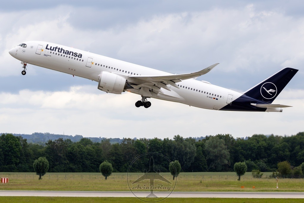 LH428-A359-D-AIVD-MUC-CLT-20240609-TPAI-sharpen-enhance-2x | Browse breathtaking aviation photography and order high-quality prints from AviatoRay's gallery. Perfect for enthusiasts and collectors. - Realisiert mit Pictrs.com