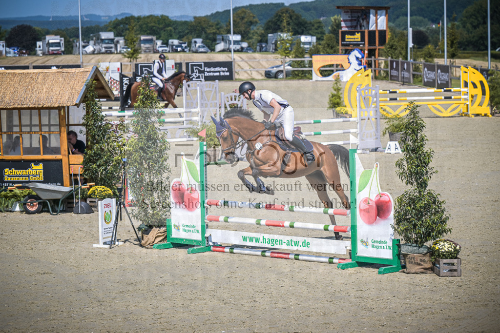 DOS_2867 | Entdecke hochwertige Reitturnierfotos von Foto Oger. Professionell, emotional und authentisch – jetzt Lieblingsmomente im Shop bestellen.Deutschlandweite Turnierfotografie. - Realisiert mit Pictrs.com