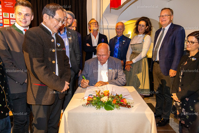 30 Jahre Städtepartnerschaft mit Bamberg und 30 Jahre Kultur Forum Amthof | Bildershop von pixelworld.at - Realisiert mit Pictrs.com