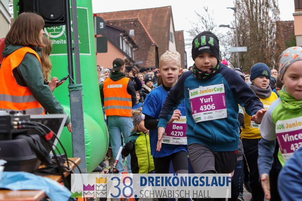 400m AOK Junior Cup | 3 Koenigslauf 2024 400m AOK Junior Cup - Realisiert mit Pictrs.com