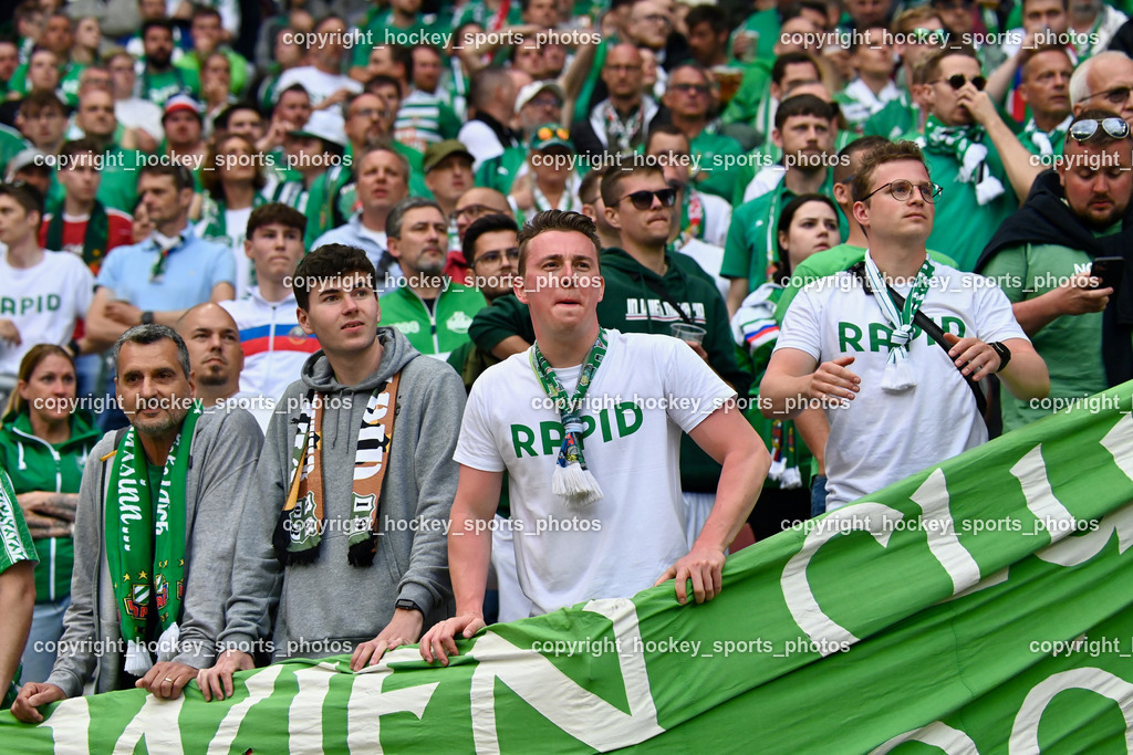 SK Puntigamer Sturm vs. SK Rapid Wien Siegerehrung, Impressionen | SK Rapid Wien Fans, SK Puntigamer Sturm vs. SK Rapid Wien Siegerehrung, Impressionen, SK Puntigamer Sturm vs. SK Rapid Wien Siegerehrung, Impressionen am 01.05.2024 in Klagenfurt (Wörthersee Stadion ), Austria, (Photo by Bernd Stefan)