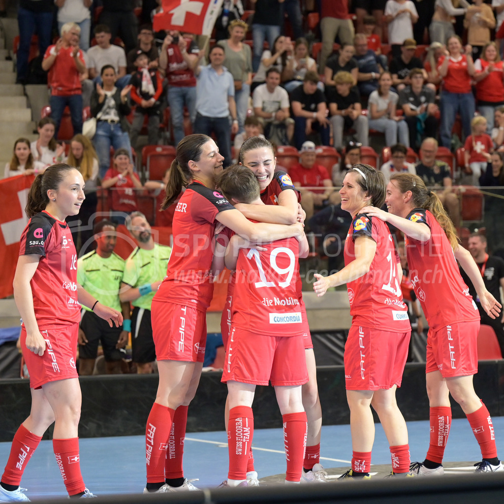 Women's 3v3 WFC 2025 - Championship Final - Finland v Switzerland | Switzerland wins the gold medal game, during Women's 3v3 WFC 2025 - Championship Final, Switzerland: 03.05.2025, Winterthur, AXA ArenaEvent page: <a href="https://www.u19wfc2025.ch/">www.u19wfc2025.ch</a>Credit: Markus Aeschimann, <a href="https://markus-aeschimann.ch">markus-aeschimann.ch</a>Instagram: <a href="https://instagram.com/sportfotografie.aeschimann">@sportfotografie.aeschimann</a> - Realisiert mit Pictrs.com
