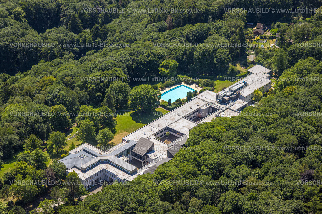 Schwelm230709160 | Luftbild, Bildungseinrichtung der BGHM (Berufsgenossenschaft Holz und Metall), Schwimmbad, Schwelm, Ruhrgebiet, Nordrhein-Westfalen, Deutschland