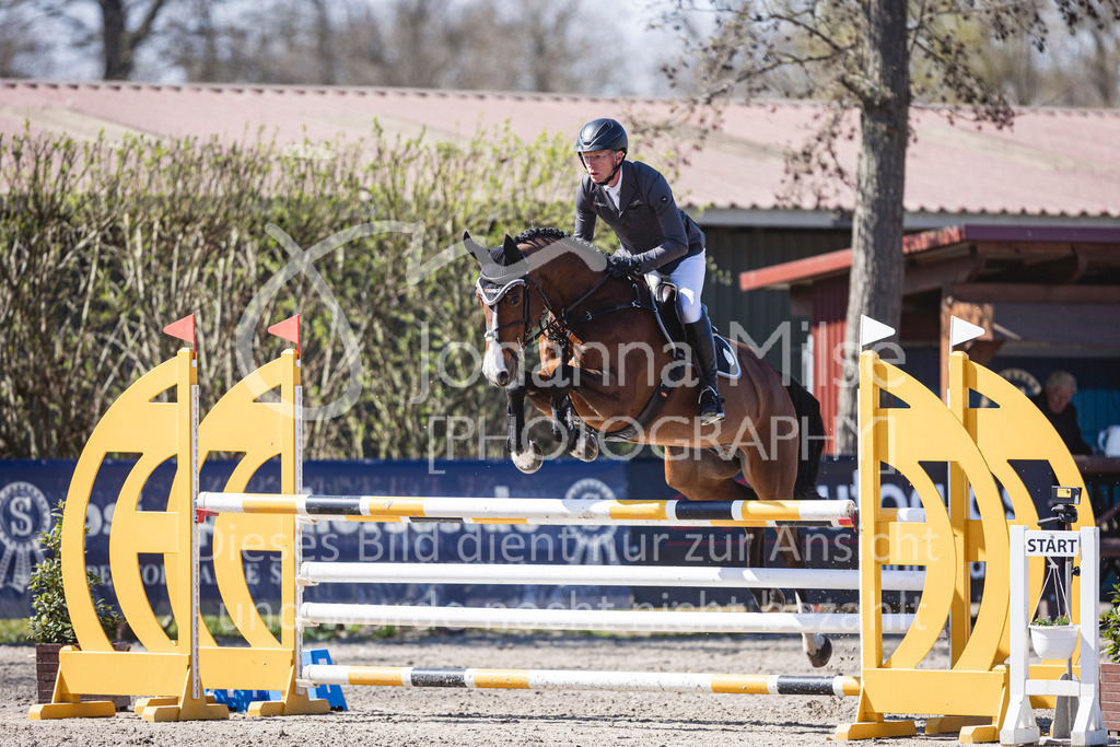 250408_Mühlen_SprPf-L-396 | Deine schönsten Turniermomente als professionelle Fotos! Entdecke hochwertige Pferdesport-Fotografie im Online-Shop. Jetzt Fotos finden & bestellen!