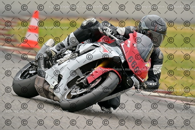 25bt05-0329 | markuskiefer.com - Realisiert mit Pictrs.com