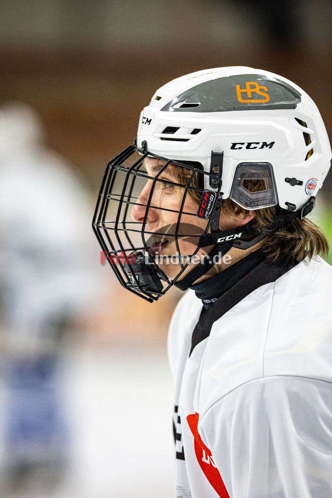 SC Forst NATURE BOYS gegen ESC Hassfurt HAWKS | Eishockey Landesliga Herren Playoffs 2024/25 - Spiel 2 von 4, SC Forst NATURE BOYS gegen ESC Hassfurt HAWKS, 20250222,Simon FEND (Nature Boyz 16) Portrait,2025-02-22 in Peißenberg (Eisstadion Peißenberg)Simon FEND (Nature Boyz 16)Copyright: WolfgangxLindner foto-lindner.de