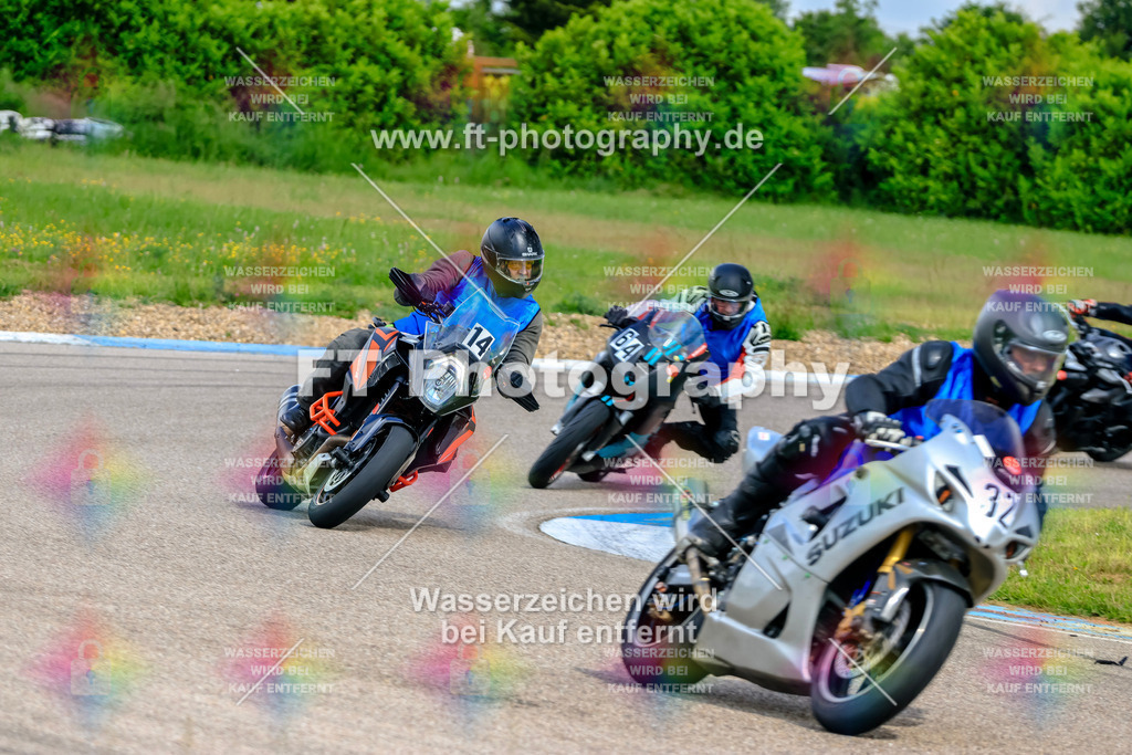 MotoTeam-9068 | Hier findet Ihr Bilder von Touristenfahrten auf der Nürburgring Nordschleife oder von anderen Veranstaltungen die ich besucht habe. Viel Spass beim Durch Schauen 