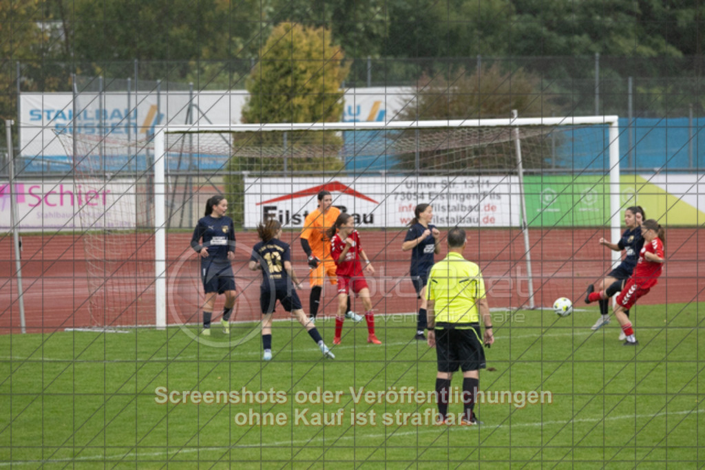 20251004_161907_0220 | #,1.FC Donzdorf (rot) vs. ASV Spartania Eislingen (blau), Fussball, B-Juniorinnen-Verbandsstaffel Nord, wfv, 03. Spieltag, Saison 2025/2026, Rasenplatz, Lautertal Stadion, Süßener Straße 16, 73072 Donzdorf, 04.10.2025 - 16:00 Uhr,Foto: PhotoPeet-Sportfotografie/Peter Harich