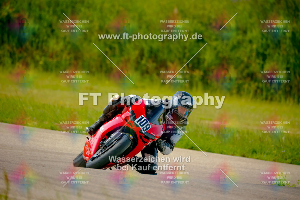 _MOT0937 | Hier findet Ihr Bilder von Touristenfahrten auf der Nürburgring Nordschleife oder von anderen Veranstaltungen die ich besucht habe. Viel Spass beim Durch Schauen 