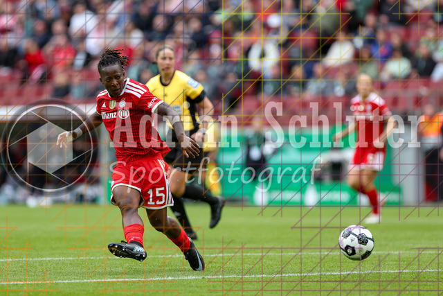 14.05.2026, GER, Fussball, Frauen, DFB-Pokal, Finale, Saison 2025/2026, VfL Wolfsburg - FC Bayern München | Bernadette Amani (Bayern) schießt auf das Tor
