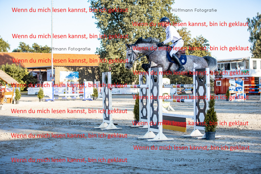 BK1A8516 | Turnierbilder Turnierfotos Nina Hüffmann Turnierfotografie Pferdefotografie Tierzeichnung Haustierzeichnung Pferdezeichnung Hundezeichnung Videograf  - Realisiert mit Pictrs.com