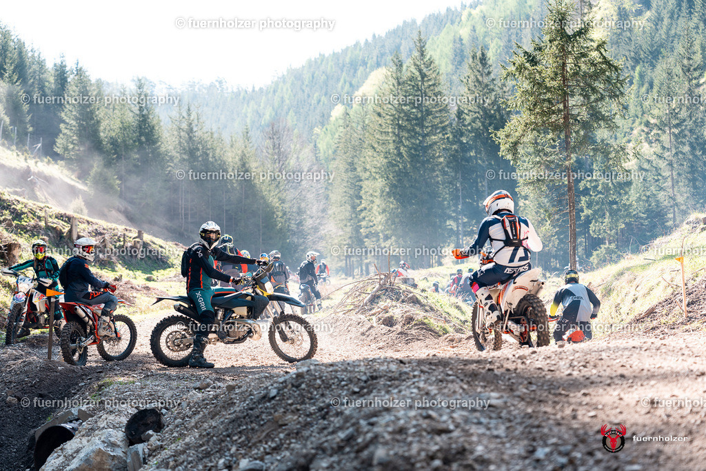 fuernholzer_250501-C1-158 | Fotografische Impressionen von der Red Stag Enduro Extreme by fuernholzer-photography.com. Endurosport in Österreich fotografisch festgehalten von fuernholzer. Auftragsfotografie für Private, Gewerbefotos und Industriefotografie. Eventfotografie, Sportfotografie und Motorsportfotografie. Anbieter von Fotoworkshops, Fototraining, fotografischen Vorträgen und Fotoseminaren.