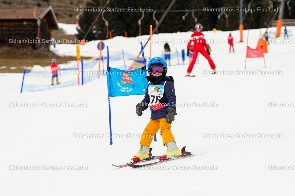 SRF_02.01.2026_0396 | Skirennfotos,Serfaus,Fiss,Ladis,Kinderskirennen,Winter,Tirol,Oberland,skirace,SFL,feelfree,weil wir's genießen,ski,Ski,skifahren,Sonnenplateau, - Realisiert mit Pictrs.com