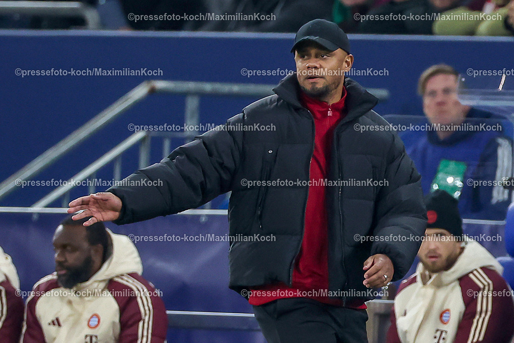 UCL10122401020 | 10.12.2024, Fußball, UEFA Champions League, Schachtar Donezk - FC Bayern München, Arena AufSchalke Gelsenkirchen, 8. Spieltag Saison 2024 2025: Trainer Vincent Kompany (Cheftrainer Bayern) gestikulierend am SpielfeldrandDFB regulations prohibit any use of photographs as image sequences and or quasi-video.